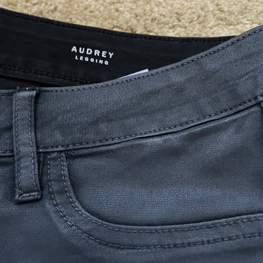 Ellie Tahari charcoal gray coated Audrey leggings/jeans size 30